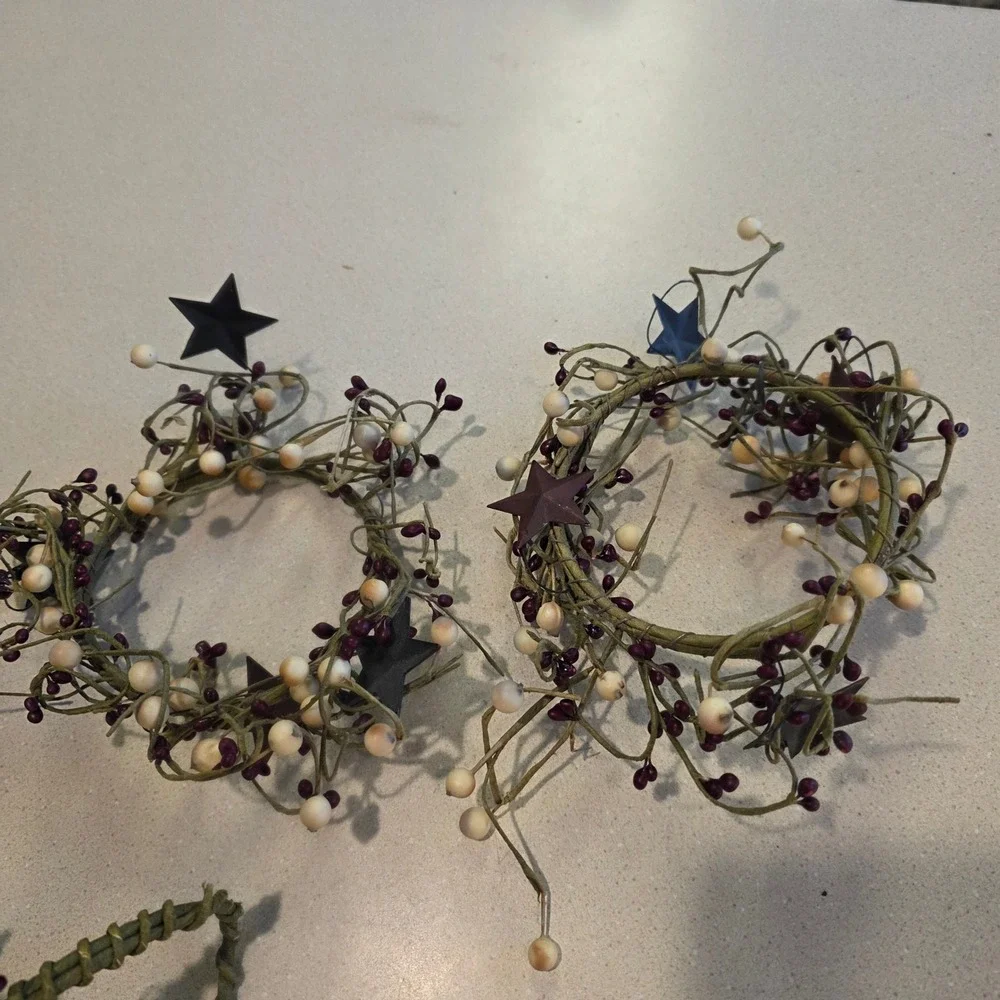 Pip Berry 9' Garland, Candle Rings Set Red Cream Rustic Primitive Christmas Star